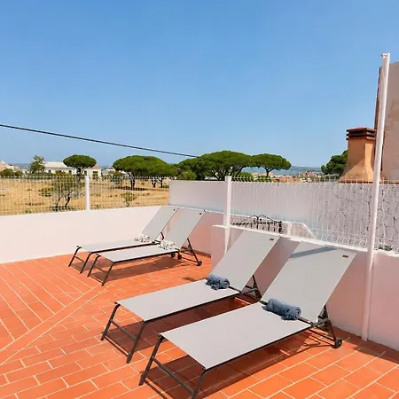 Casa Olivia, With Large Terrace Near Faro